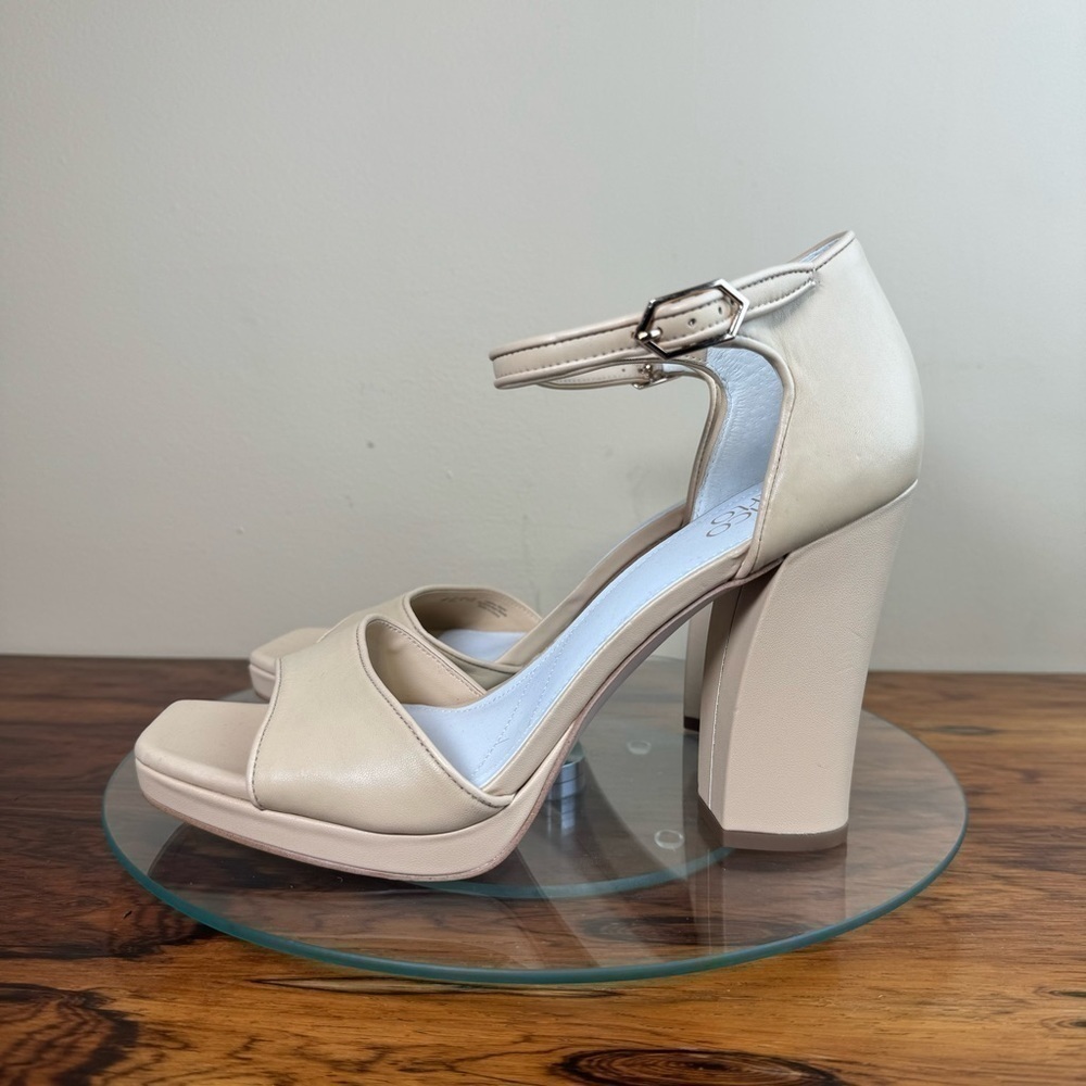 New Franco Sarto Dima Sandal In Beige Leather